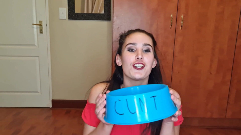 domslutfucker: Puta sin valor masturbándose, humillando para su cliente