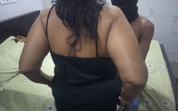 Benita sweety: College Student Sex with Aunty, Her Husband Not Interested to...