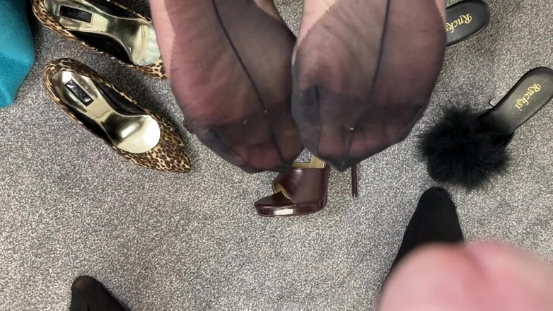 Mr MF: Mrs Mature Feet Allows Her Foot Boy Some Fun