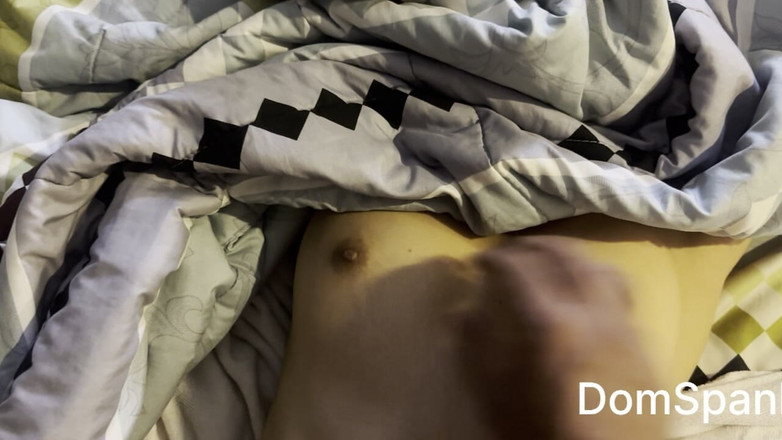 RealDomSpank: Drobná asijská náctiletá holka má první trénink análního sexu, celé...