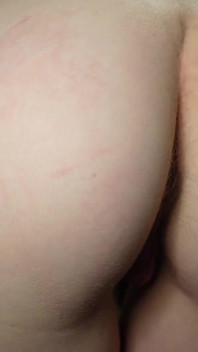 Cewek sange ini lagi asik rokku pakai celana dalam thong- slow striptis