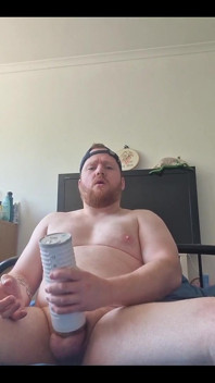 Deseando poder reemplazar este Fleshlight y correrme en uno de ustedes