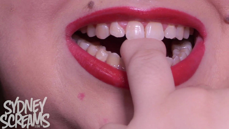 Sydney screams fetish: Hard Finger Biting - HD