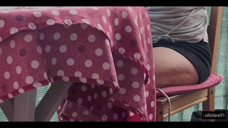 Lollolara91: Italian Couple Blowjob Under Table After Eating Deep Creampie POV