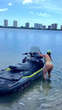 Sucking & Fucking My Jetski Instructor's Dick on the Beach