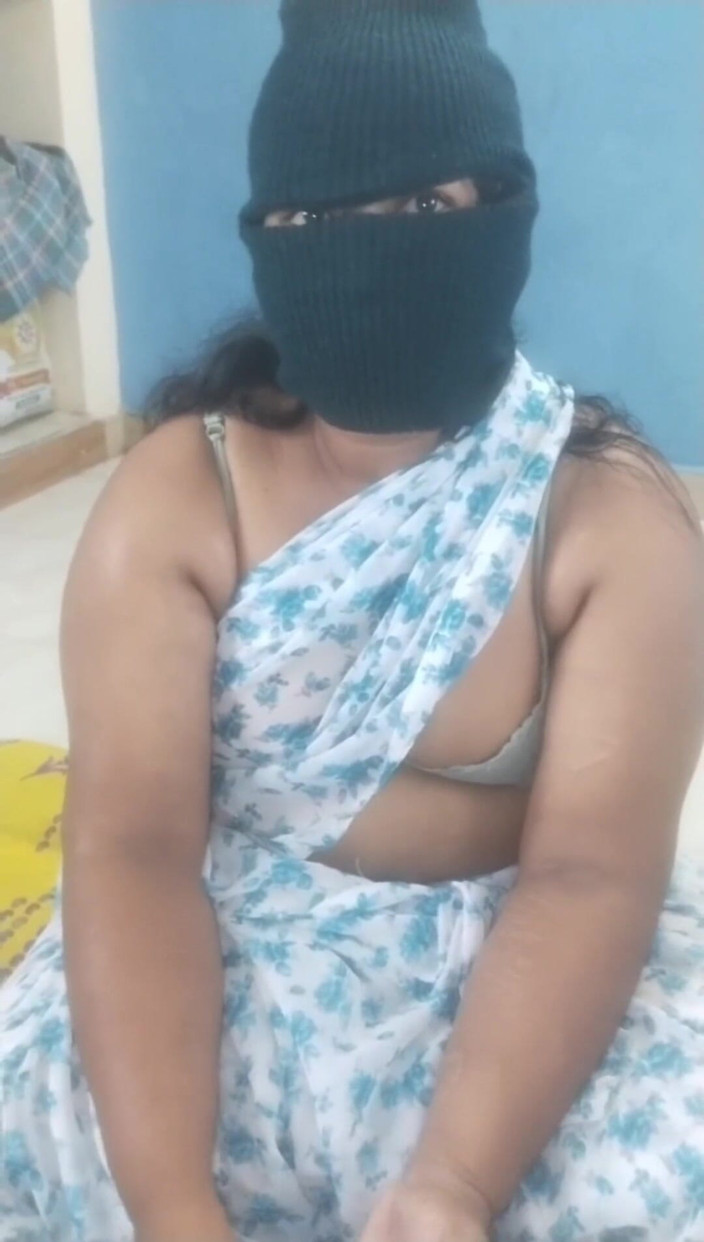 Tamil lesbian: Hot Talking Sex