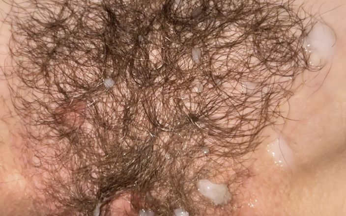 FoxMaidenPanties: Snabb spermasprut på hårig fitta bush i missionären