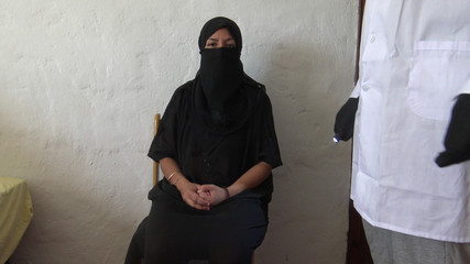 Souzan Halabi: Arap Iraklı Müslüman evli kadın büyük zenci yarağını emiyor