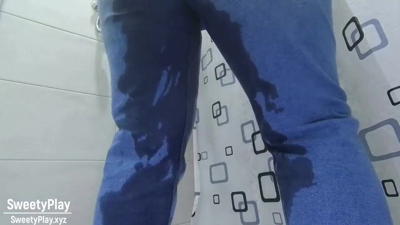 SweetyPlay: Čůrání zoufalství smáčení džín.