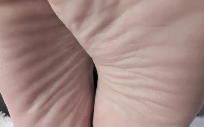 Feet lady: Wrinkle