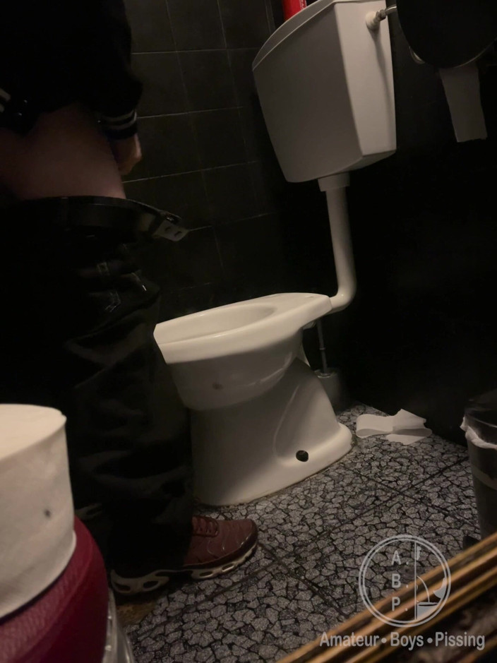 AmateurBoysPissing: Amateur Straight Boy Caught Peeing in a Bar Restroom