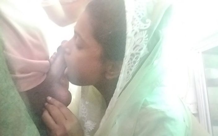 Pooja Didi: La mia sorellastra arridente vuole il mio culo grosso