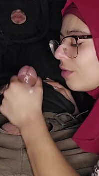 Deepthroat in Car Submissive Arab Wife Mia Niqab