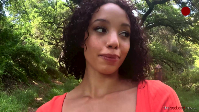 She seduced me: Outdoor Lesbian Content Creators