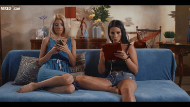 Junge und geile stiefschwestern Nelly Kent &missy Luv lecken