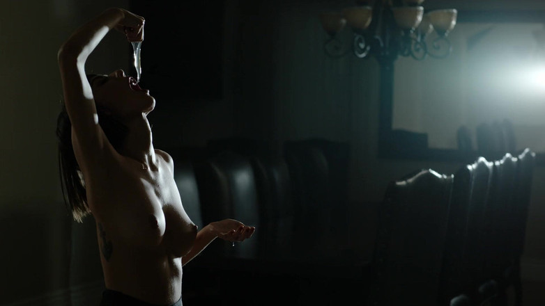 Deeper: Deeper - Ivy Wolfe biết chính xác những nút cần đẩy