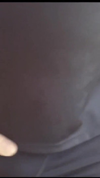 穿着新衣服慢跑