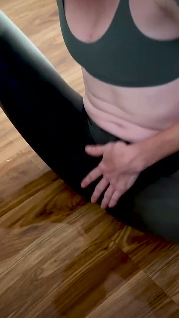 Mila Mynx: Gym Girl Desperation - Daddy Makes Me Piss My Leggings the...
