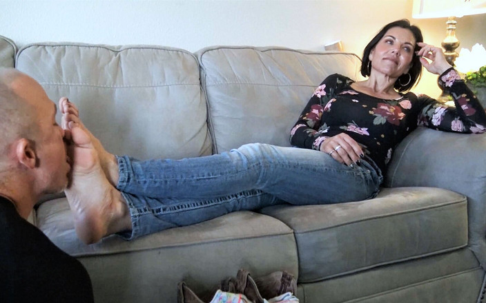 Goddess zephy: Gameday Feet!