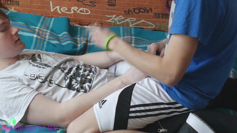 Ethan Alex: Intensa sega con i piedi sudato da sneaker twink