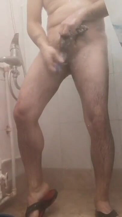 LuizasSlave: Принимая душ