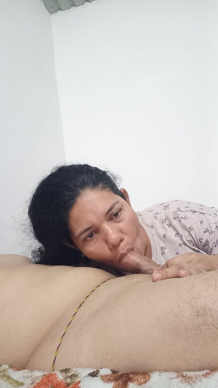 Valkyrieandluigy: Fru suger kuk teat stil