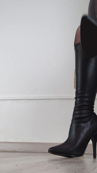 Collection de chaussures : Bottes à talons hauts en cuir noir - Dame Olga