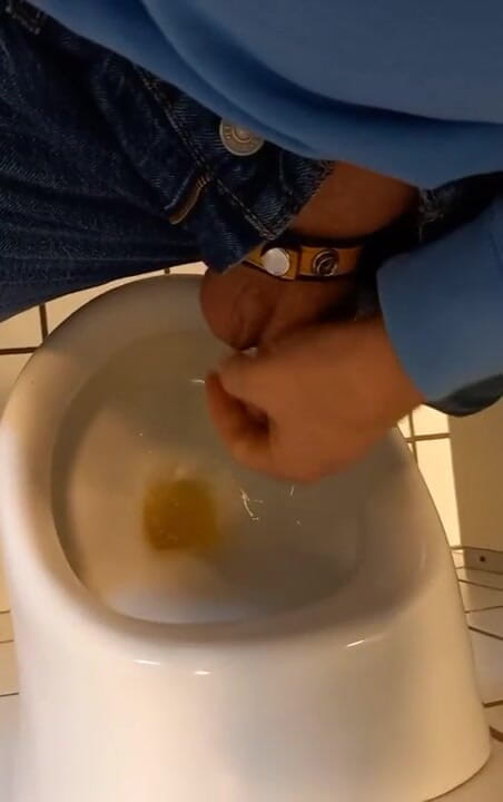 Pissgay: Un po'di piscio