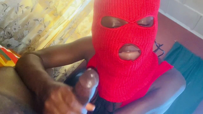 Skimask: बड़ा लंड चूसना उसका पसंदीदा है