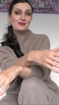 Lady victoria Valente - Cashmere Strick-Outfit, schöne Hände, kurze fingernägel, Nahaufnahmen, WICHsanleitung