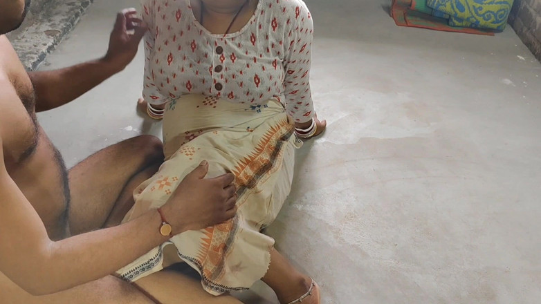 Yeah hots girl: Indian Village Desi Style Sax Video