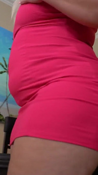 Pralle PAWG Kali kakez liebt es, großen weißen schwanz zu ficken