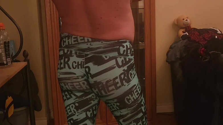 NiceBum2: 透明试穿性感屁股