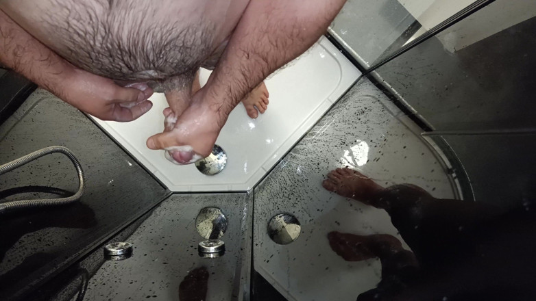 Uhri: Hotel ducha peludo chico