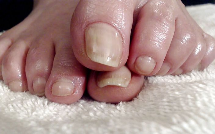 TLC 1992: Длинные натуральные ногти на ногах, намазанные маслом ступни