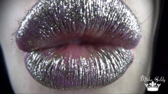 Goddess Misha Goldy: Pop per le mie grandi labbra lucide: Conto alla rovescia...