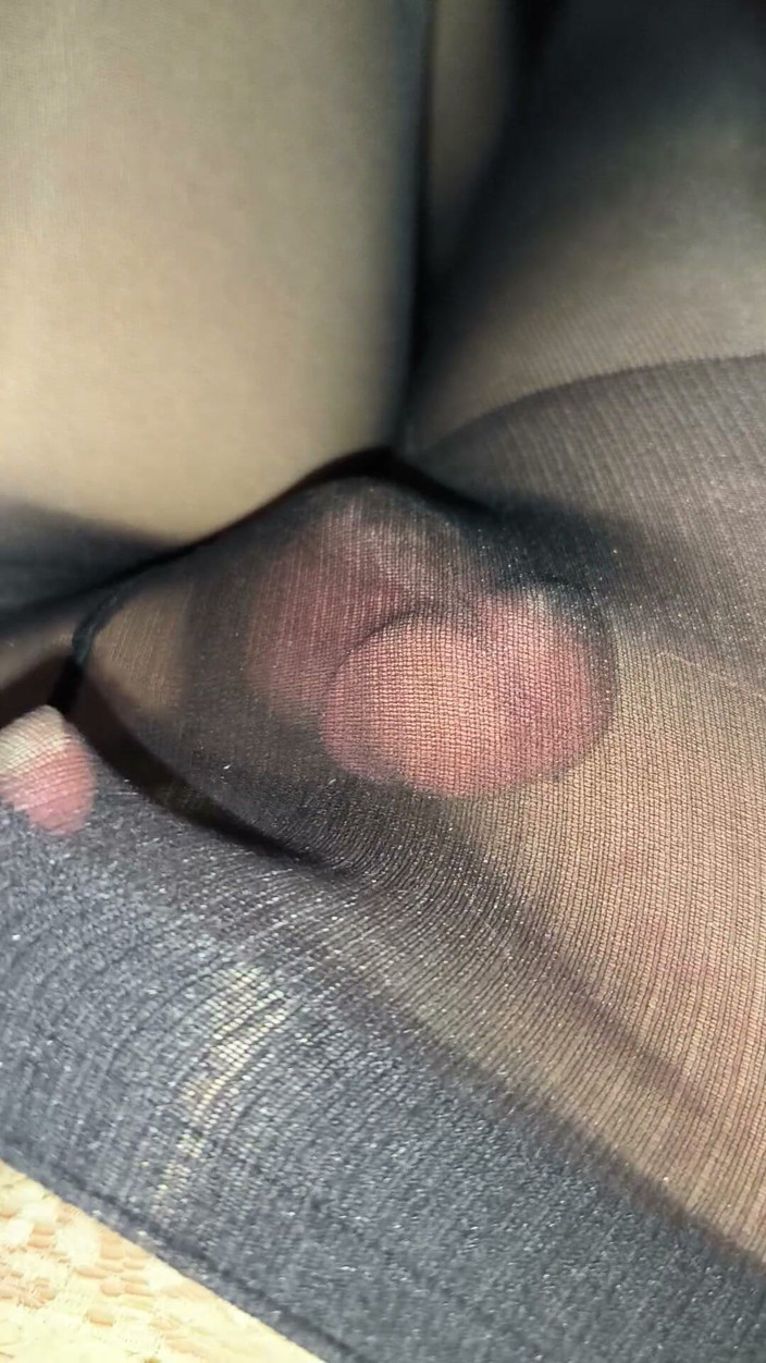 PantyhoseJuicyCummer: I Stole Black Pantyhose From a Friend's Stepmom in Her...