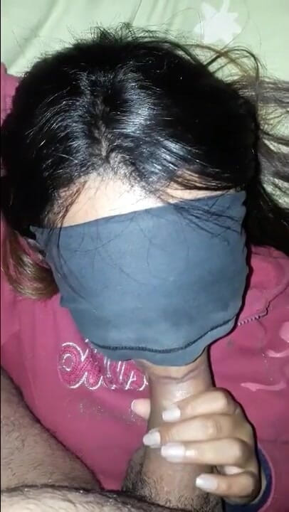 Novinha Insaciavel: Young girl jerking off and sucking until the guy comes...