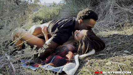 Jax Slayher: Blaire Johnson šuká venku