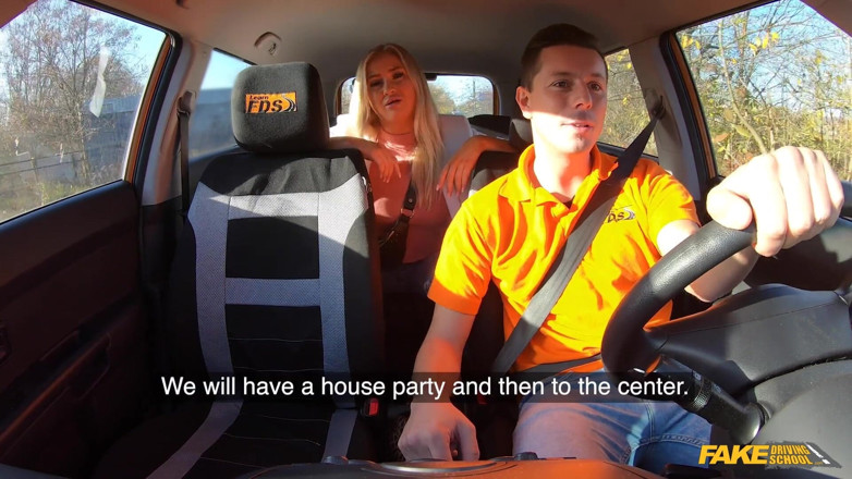 Fake Driving School: Šukej mě a já budu tvoje taxi