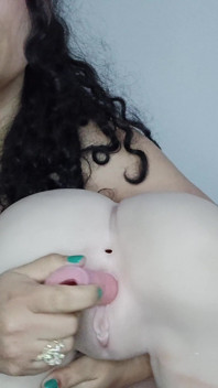 Ich zeige dir, wie meine Puppe alle möglichen Penisse bekommt