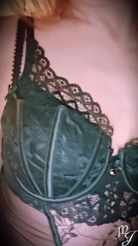 Body E Giarrettiera: Questa Anteprima Ti Mette in Ginocchio - Mistress Julia