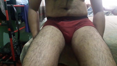 Soni Deo: En kille leker med föremål