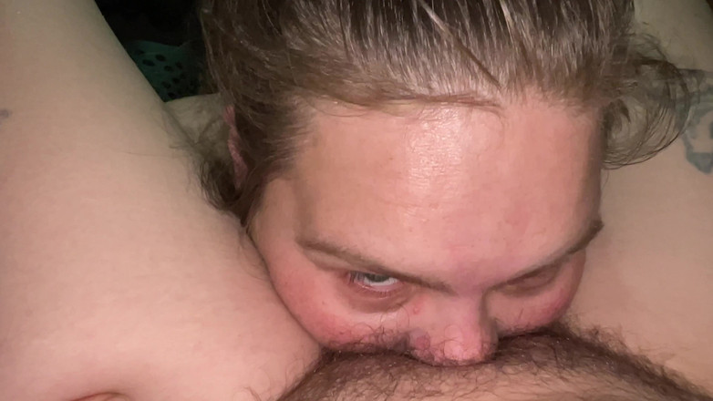 Fat House Wife: Sání malé děvky z klitorisu, nutím ji stříkat do pusy...