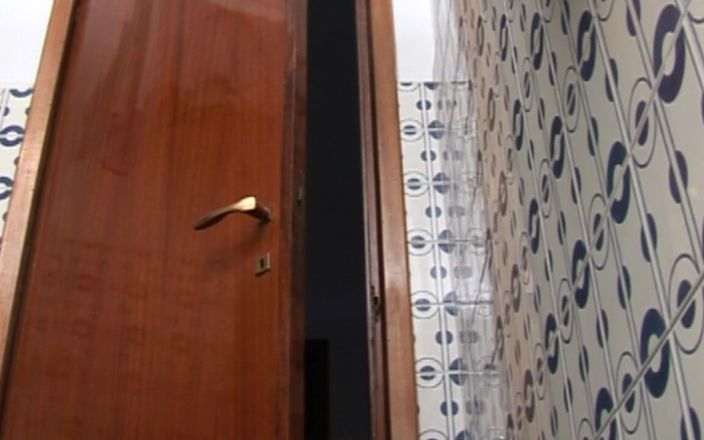 My porn family: Любительська сексуальна пума катається на великому жорсткому члені
