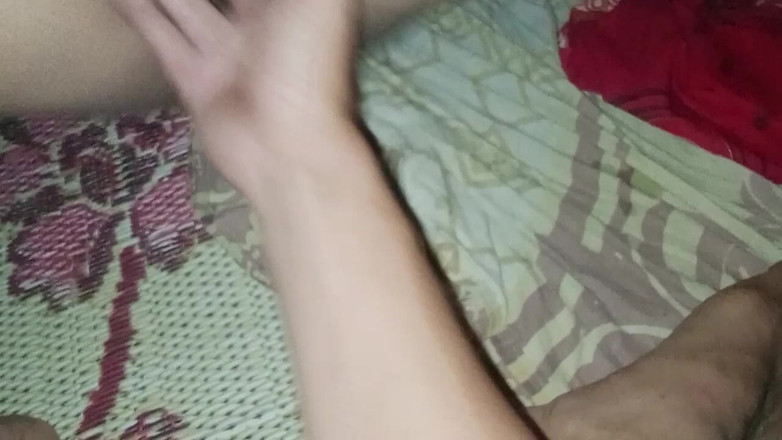 Citra: Ibu tiriku orgasme saat ayah tirinya lagi