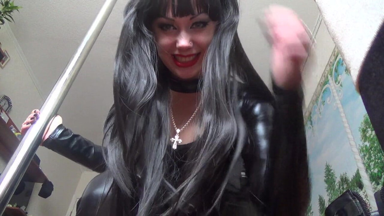 Goddess Misha Goldy: Bogini Giantess będzie cię zjeść i zmiażdżyć!!