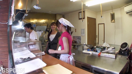 Go Sushi: Tokyo şehrinde ateşli köpekler ve ateşli seks Japon orta yaşlı seksi...