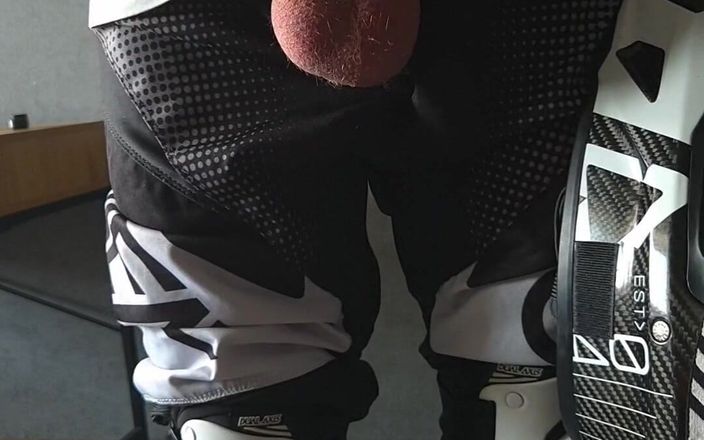 Sneakersmax98: Tarte à la crème sur mon Mxhelmet