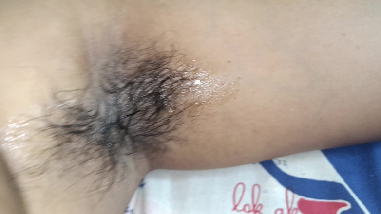 Inba: Lambendo os cabelos das axilas